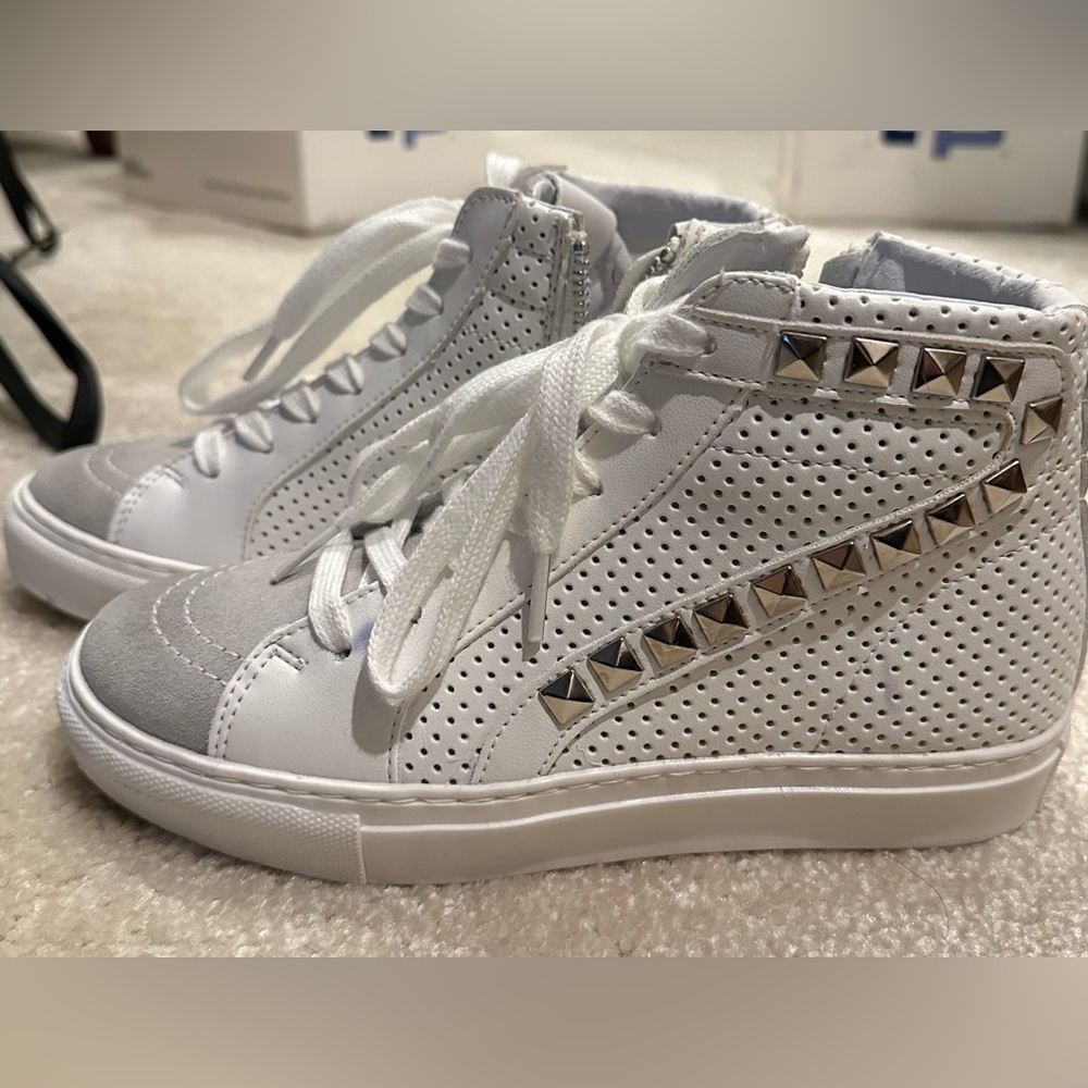 EUC Steve Madden Mid Top Studded White Sneakers - Size 6